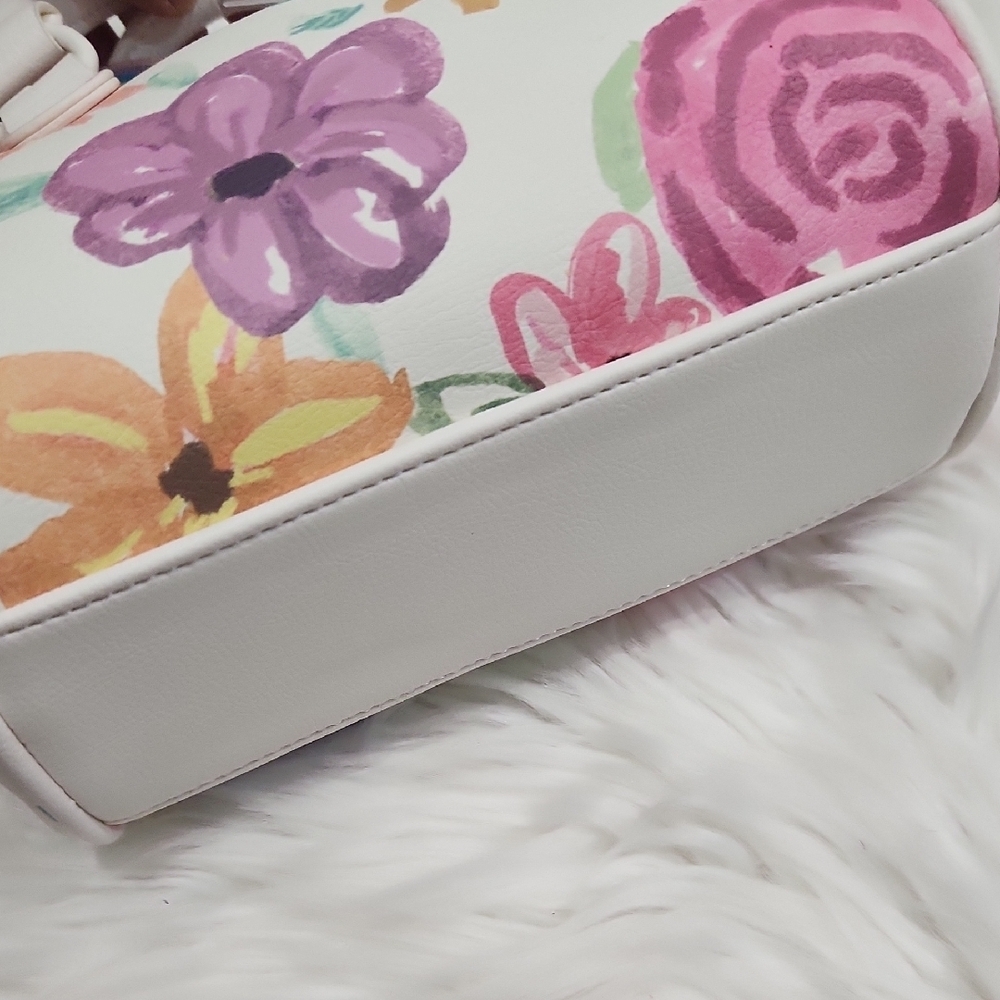 🔹️Betsey Johnson🔹️ LBHARLEY Floral Mini  Handbag Crossbody - White  Multicolor - Picture 10 of 13